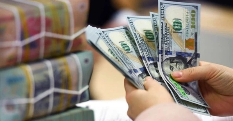 Giá USD tự do có thể tăng mạnh khi nhu cầu ngoại tệ cao, nguồn cung giảm hoặc thị trường kỳ vọng VND mất giá. 