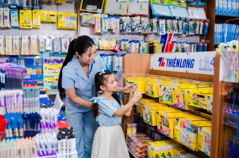 Văn phòng phẩm và đồ học tập phù hợp với người mới vì vốn nhỏ, dễ đóng gói và có nhu cầu theo mùa rõ rệt.