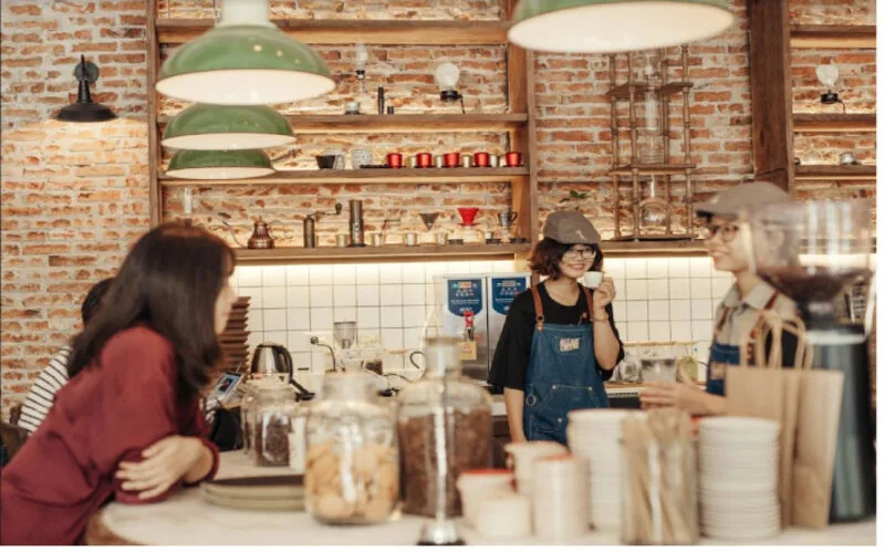 mo quan cafe can nhung gi huong dan chuan bi von va kinh nghiem kinh doanh